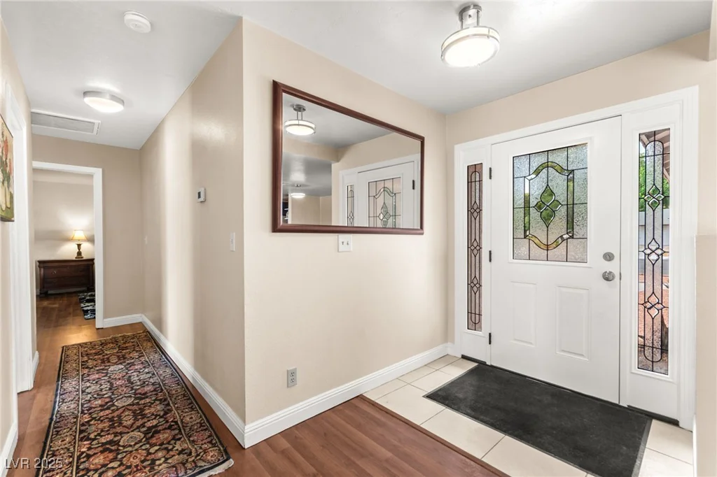 708 Langtry, Las Vegas, NV 89107