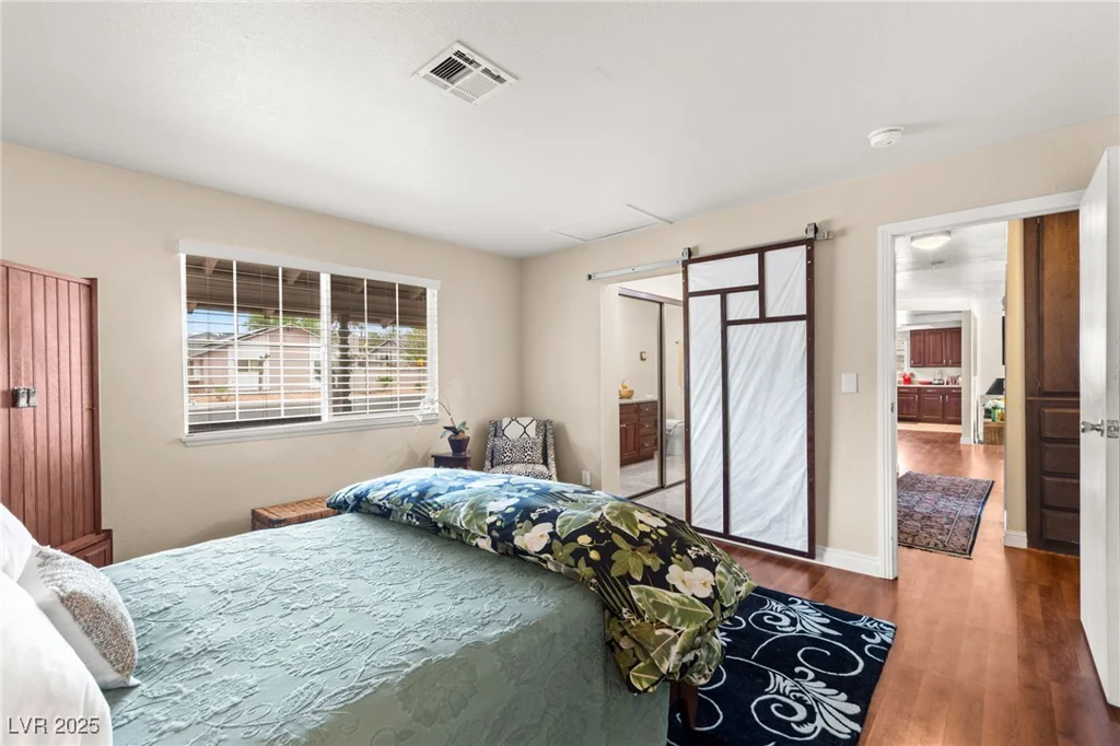 708 Langtry, Las Vegas, NV 89107