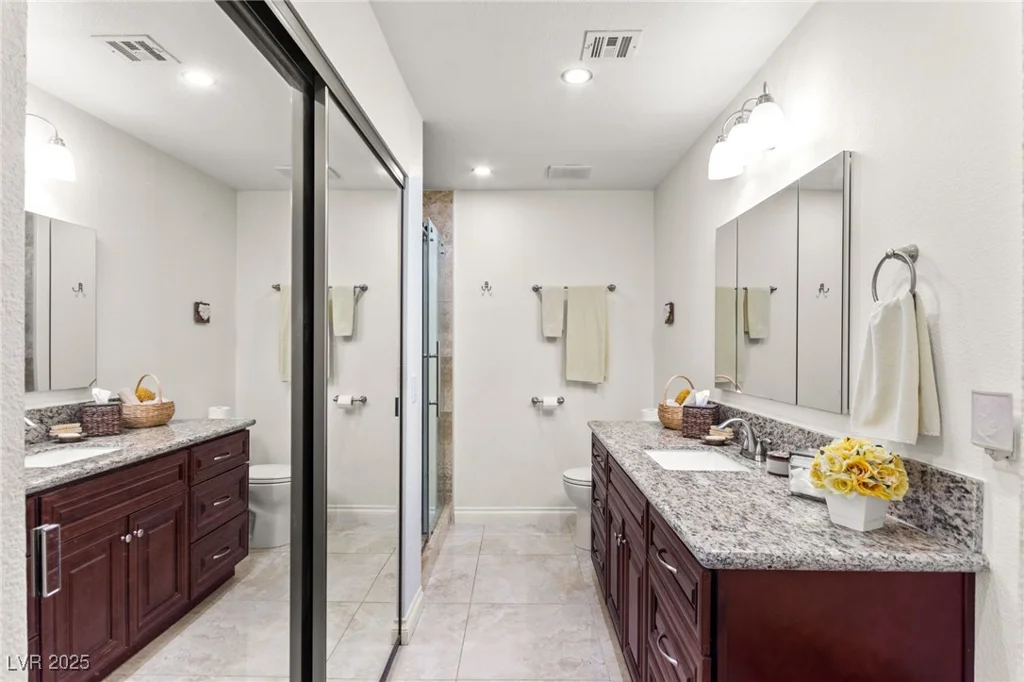 708 Langtry, Las Vegas, NV 89107