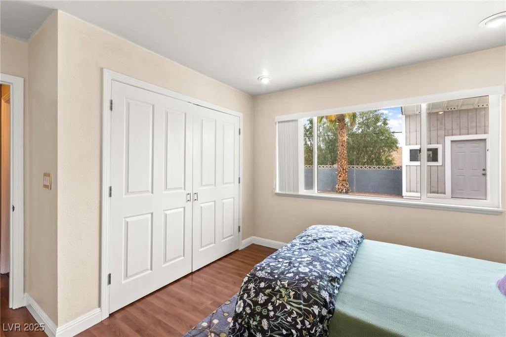 708 Langtry, Las Vegas, NV 89107