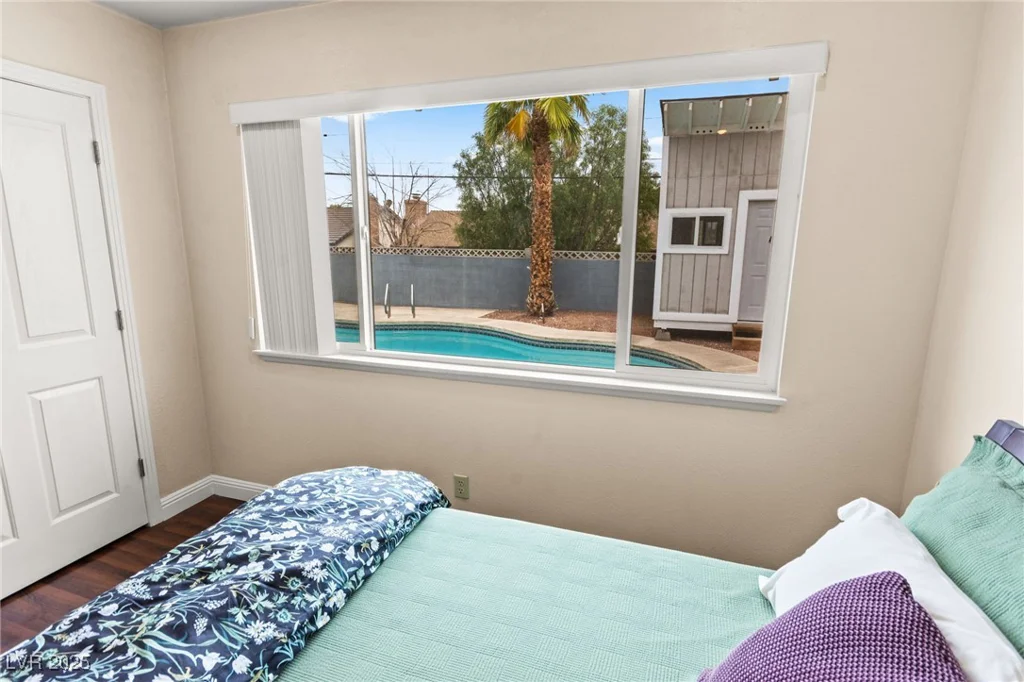 708 Langtry, Las Vegas, NV 89107