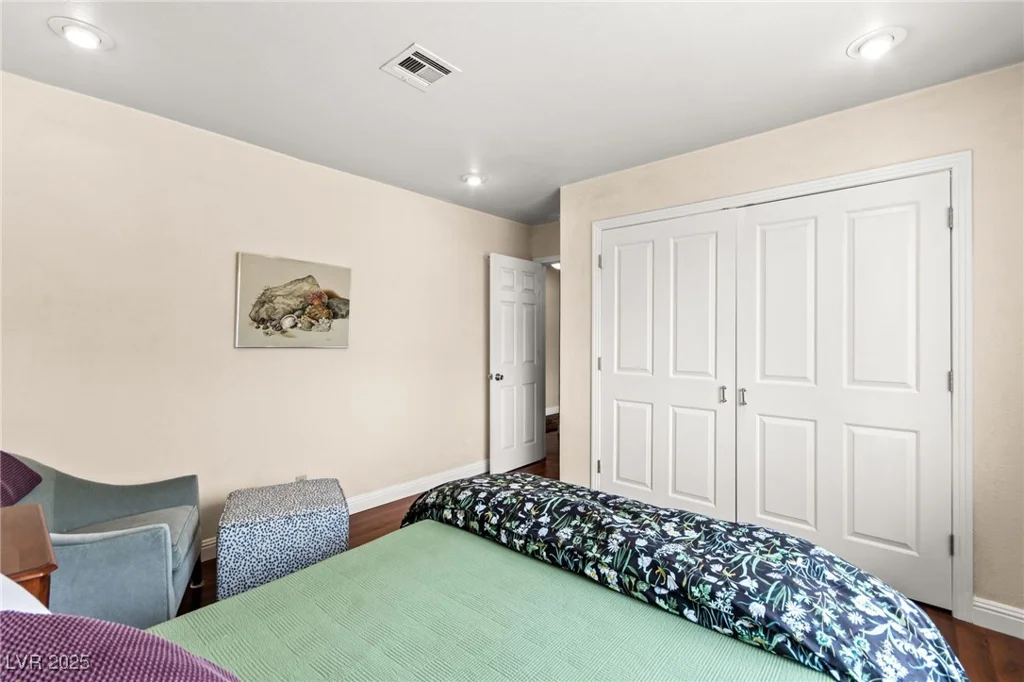 708 Langtry, Las Vegas, NV 89107