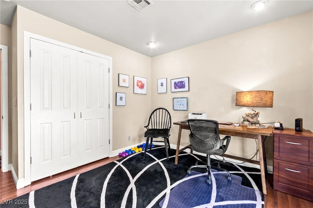 708 Langtry, Las Vegas, NV 89107