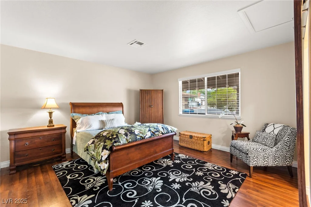 708 Langtry, Las Vegas, NV 89107