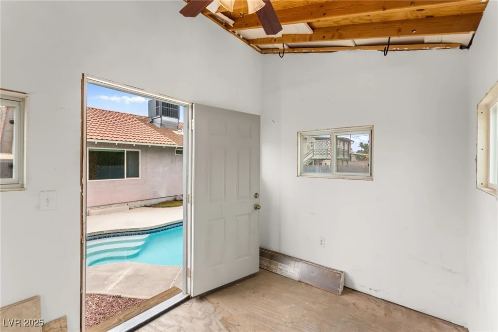 708 Langtry, Las Vegas, NV 89107