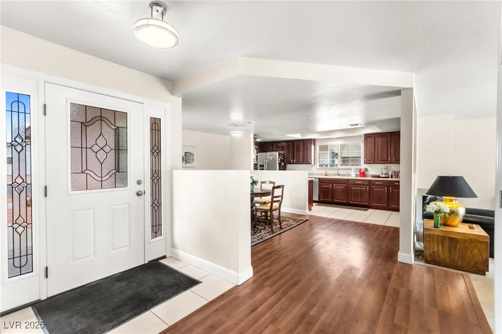 708 Langtry, Las Vegas, NV 89107