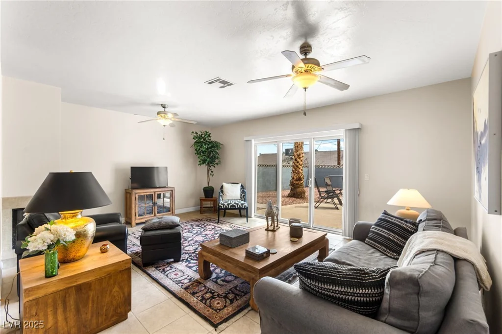 708 Langtry, Las Vegas, NV 89107