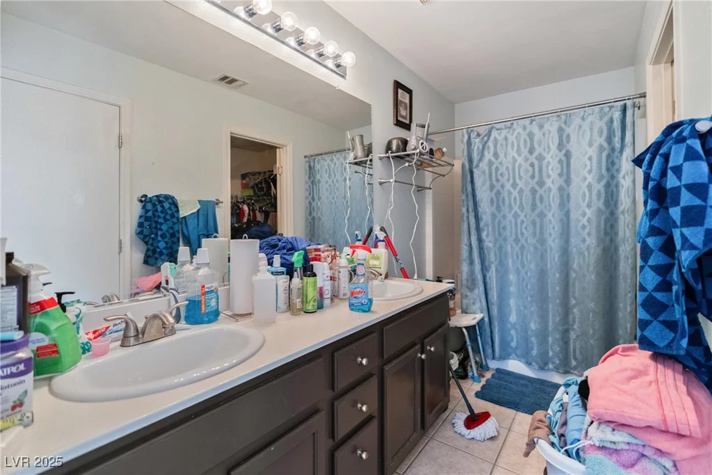 2702 Cottonwillow, Las Vegas, NV 89135