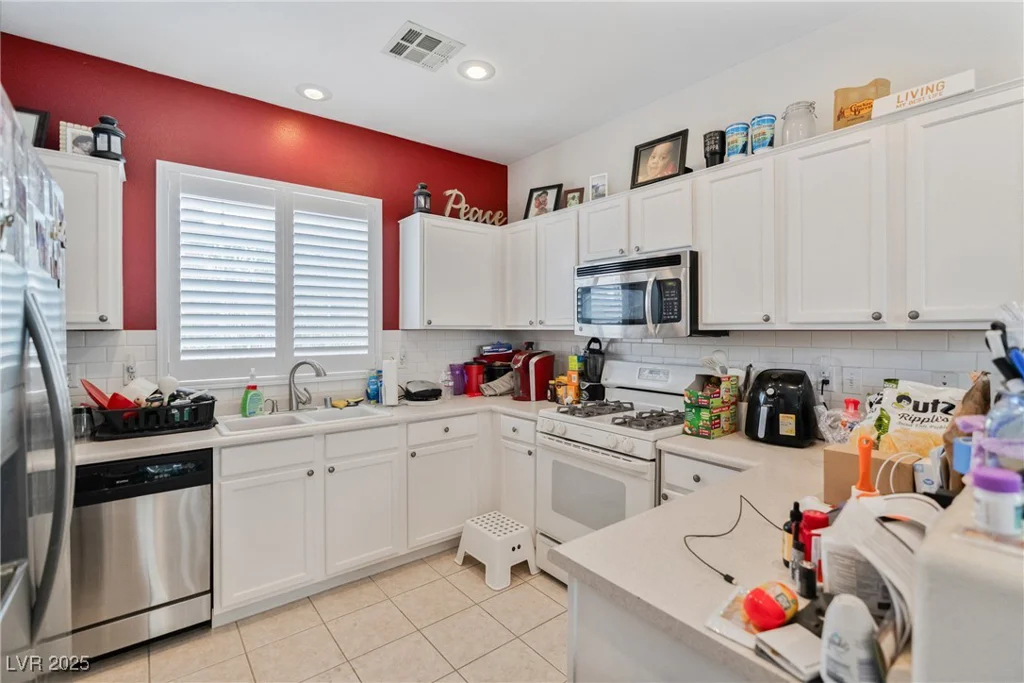 2702 Cottonwillow, Las Vegas, NV 89135