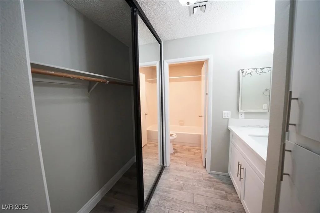 4896 Nara Vista, Las Vegas, NV 89103
