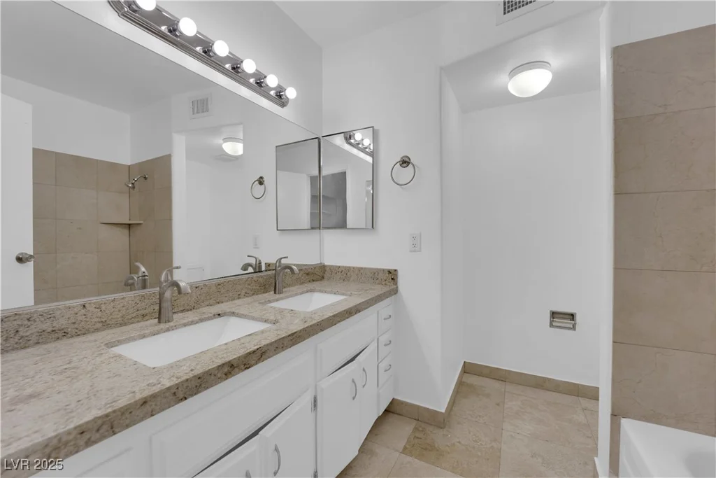 6299 Washington, Las Vegas, NV 89107