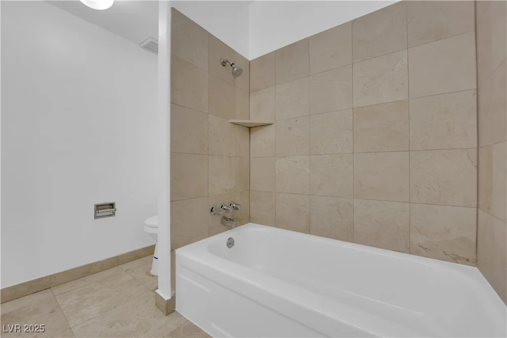 6299 Washington, Las Vegas, NV 89107