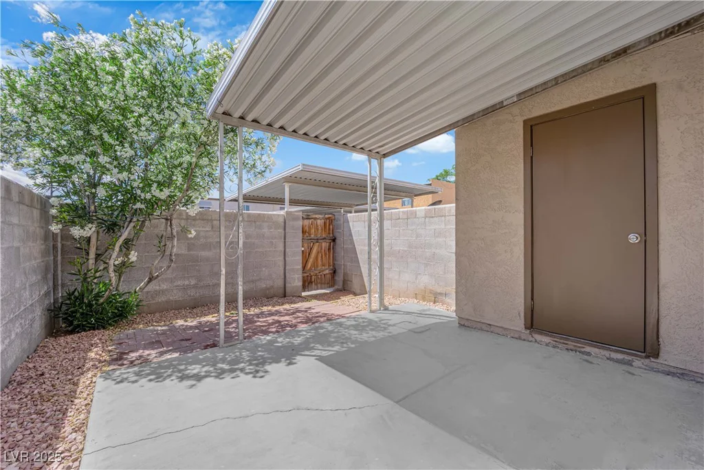 6299 Washington, Las Vegas, NV 89107