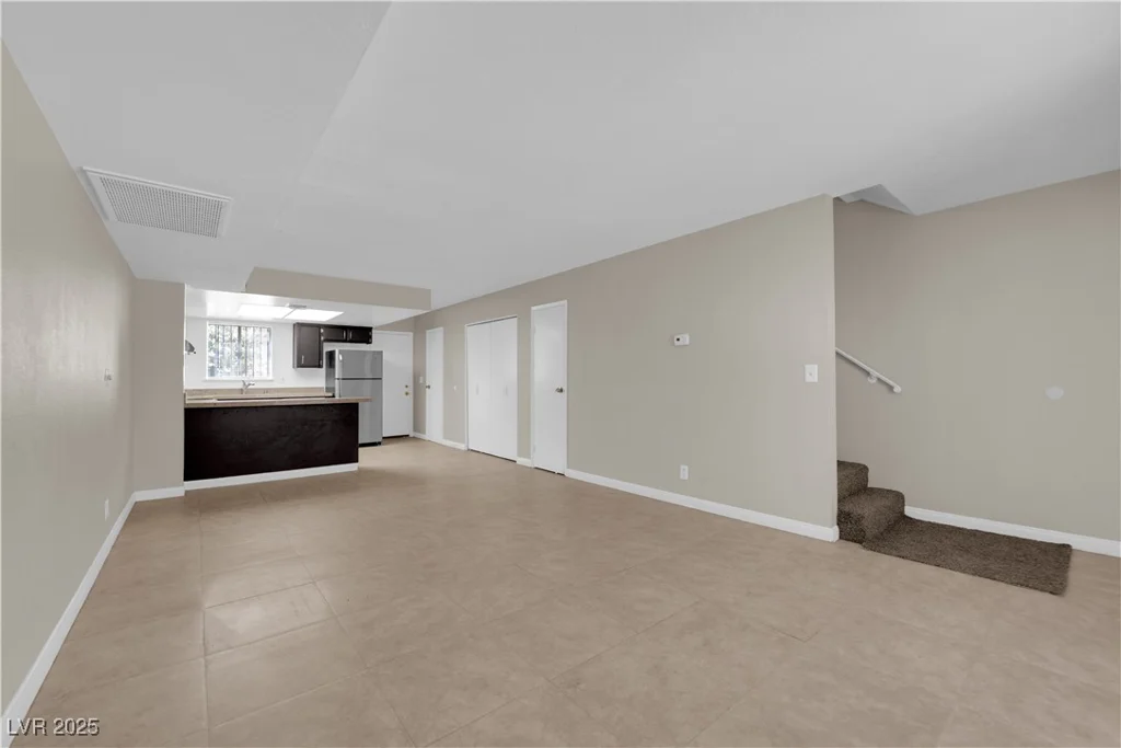 6299 Washington, Las Vegas, NV 89107