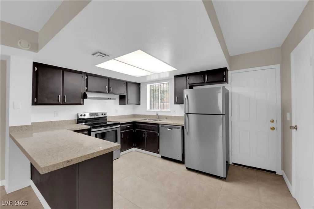 6299 Washington, Las Vegas, NV 89107