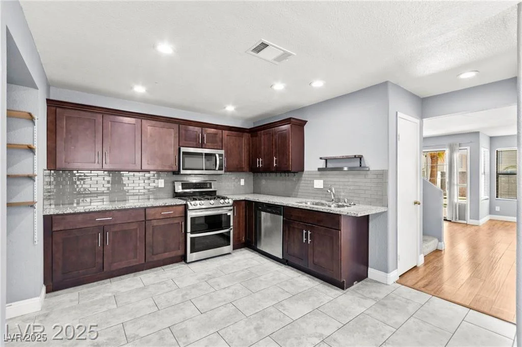 2062 Club Crest, Henderson, NV 89014