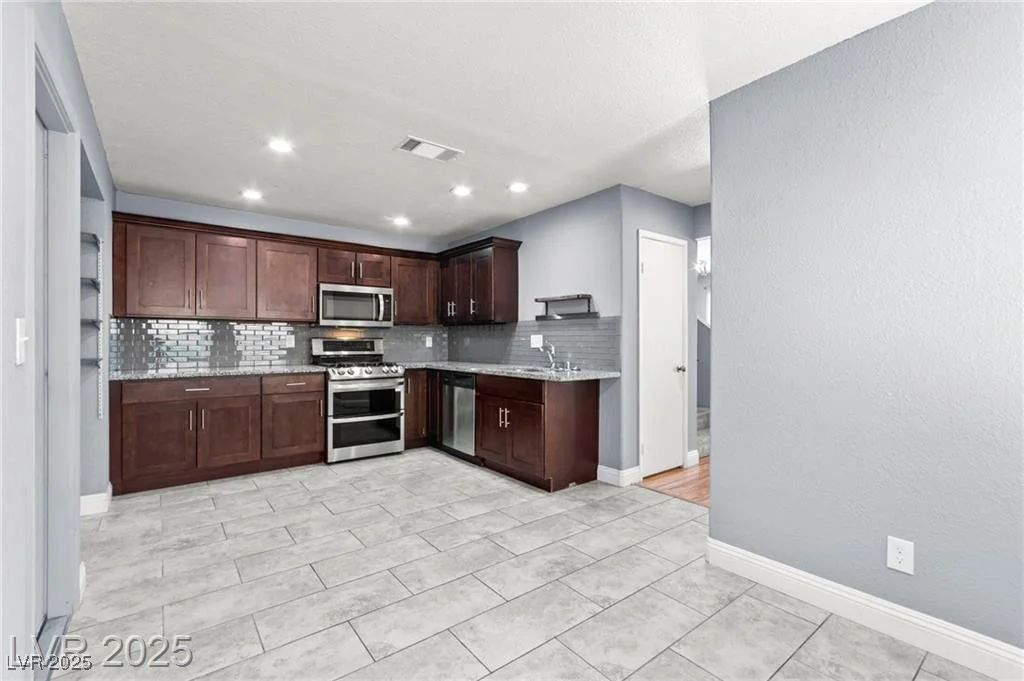 2062 Club Crest, Henderson, NV 89014