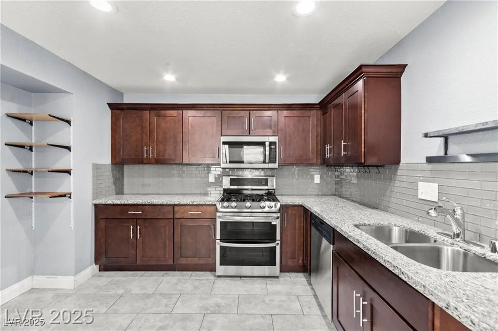 2062 Club Crest, Henderson, NV 89014