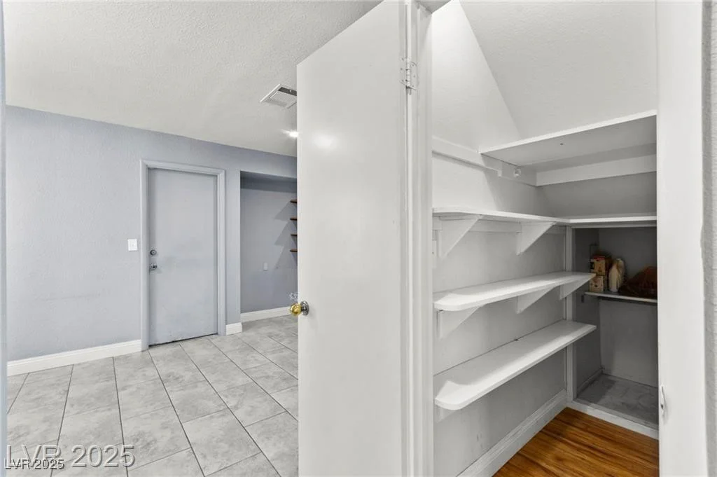 2062 Club Crest, Henderson, NV 89014