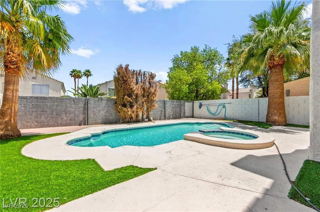 2062 Club Crest, Henderson, NV 89014