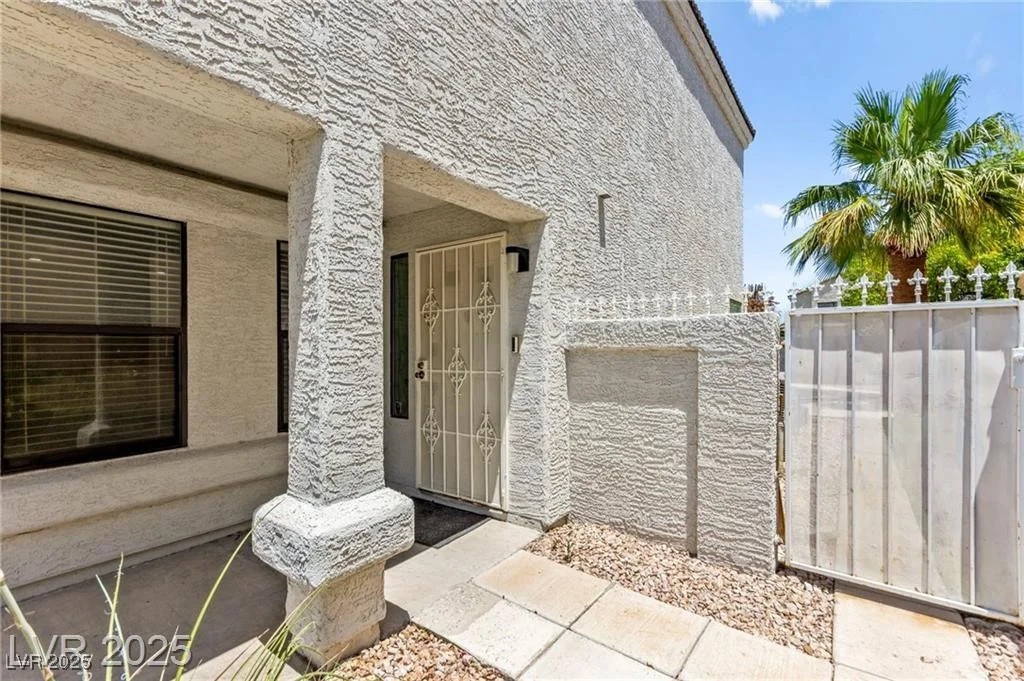 2062 Club Crest, Henderson, NV 89014