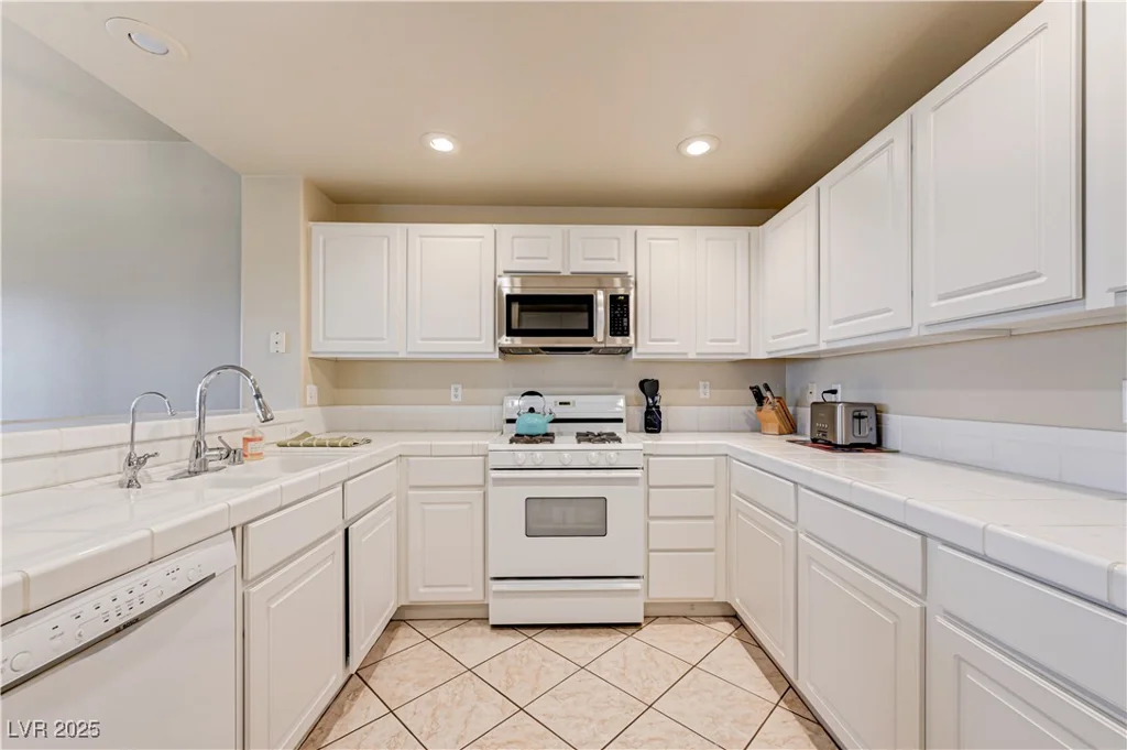830 Picotte, Las Vegas, NV 89144