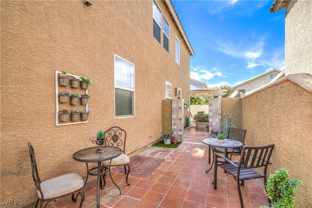 9520 Walking Spirit, Las Vegas, NV 89129