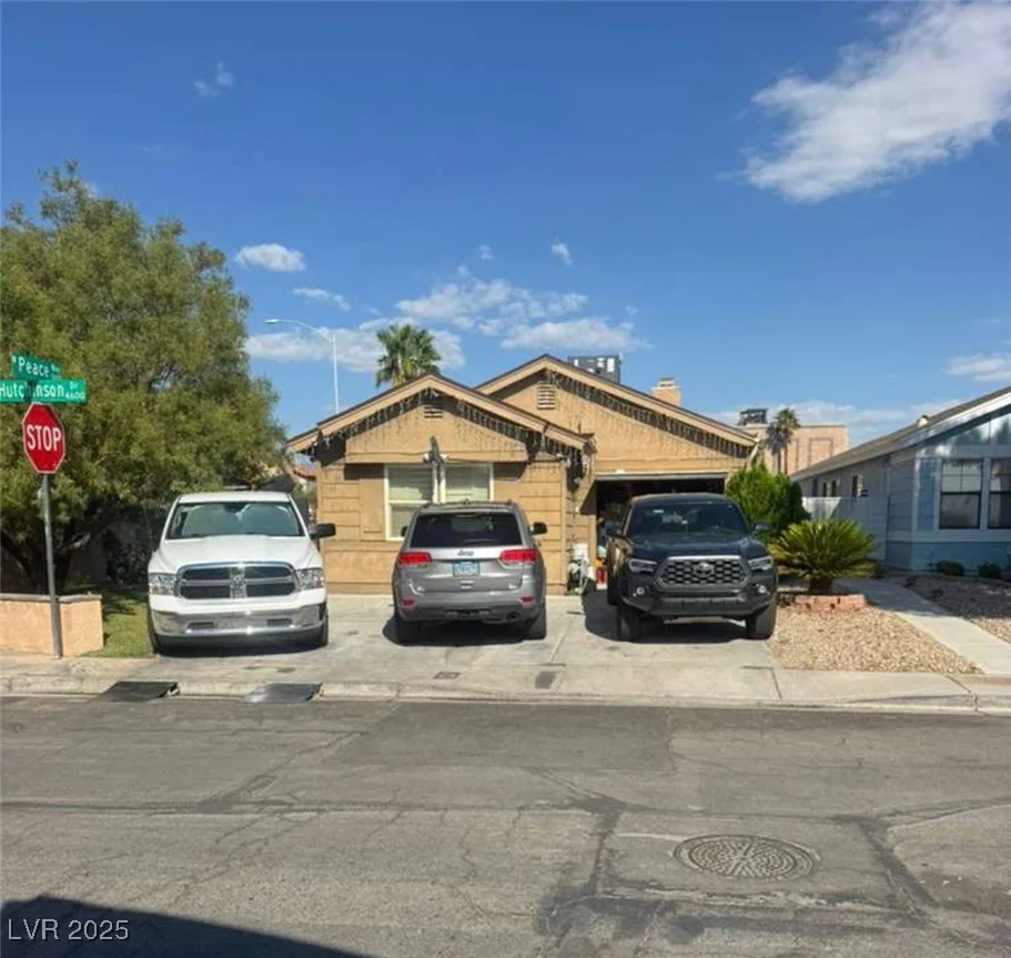 4691 Hutchinson, Las Vegas, NV 89147