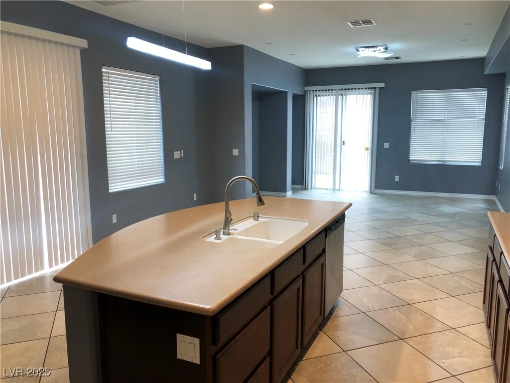 1885 Cape Cod Landing, Las Vegas, NV 89135