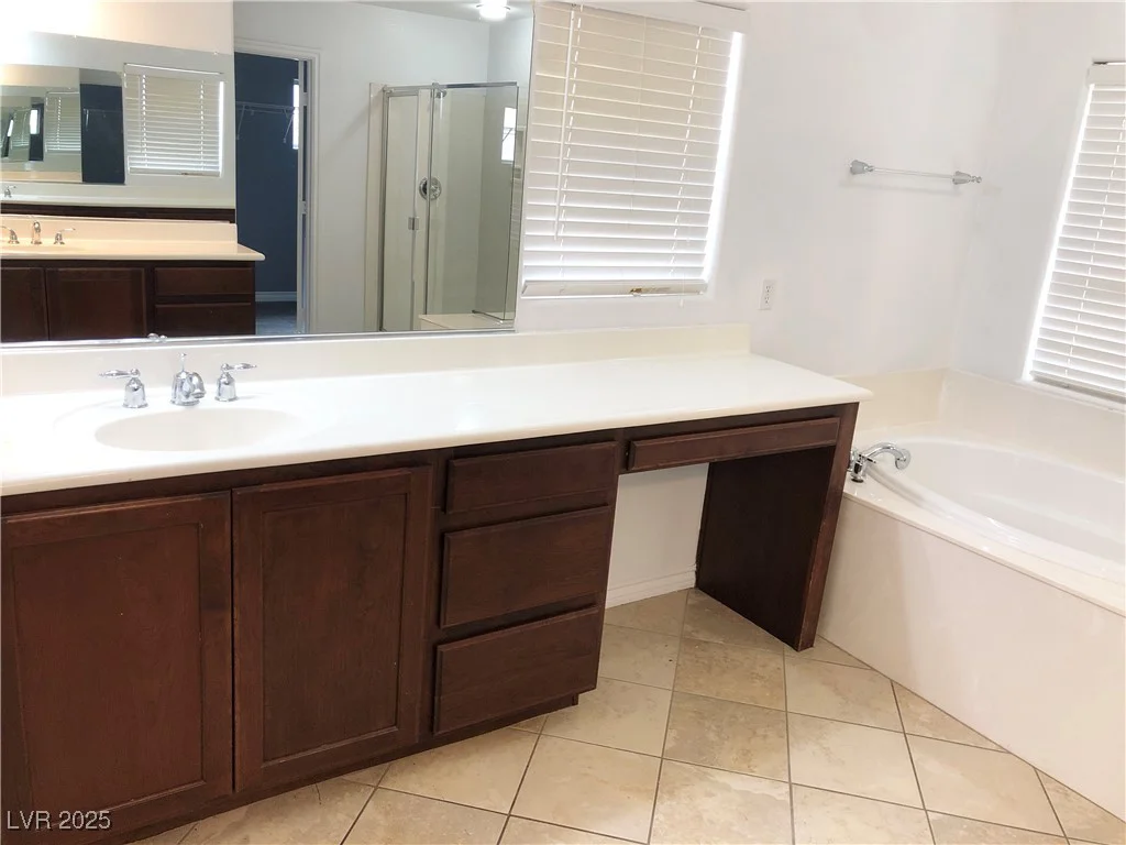 1885 Cape Cod Landing, Las Vegas, NV 89135