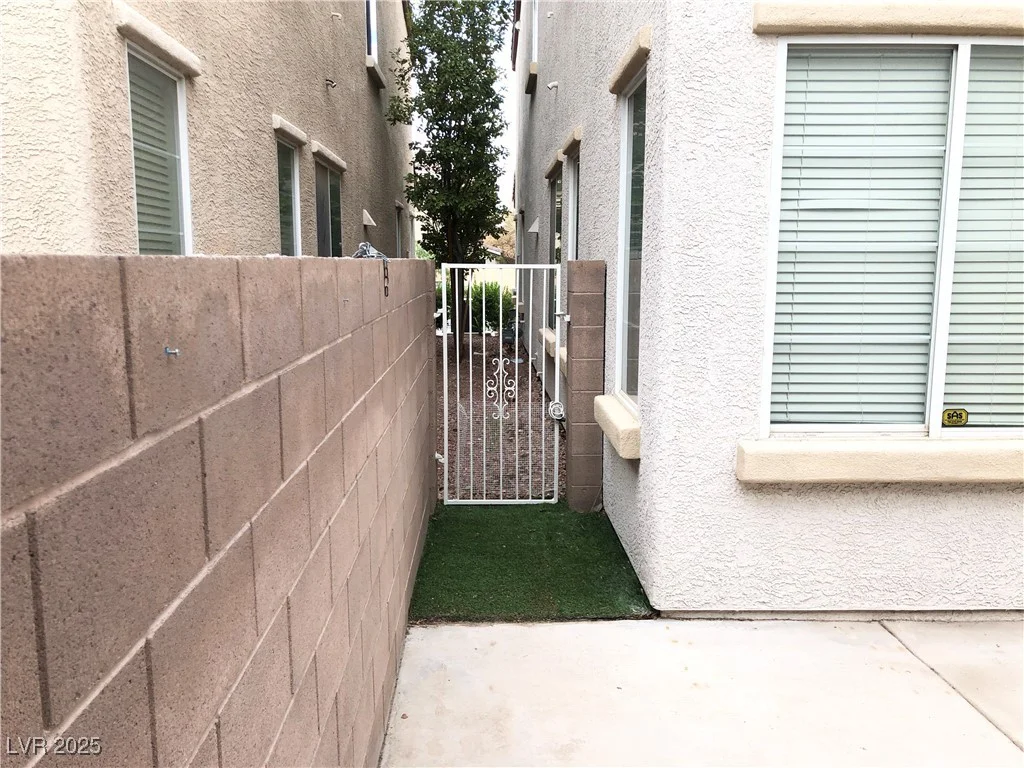 1885 Cape Cod Landing, Las Vegas, NV 89135