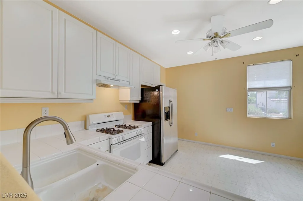 6325 Giant Oak, North Las Vegas, NV 89084