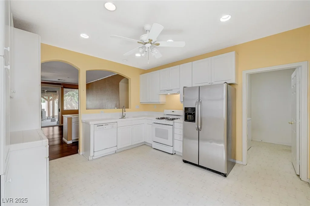 6325 Giant Oak, North Las Vegas, NV 89084