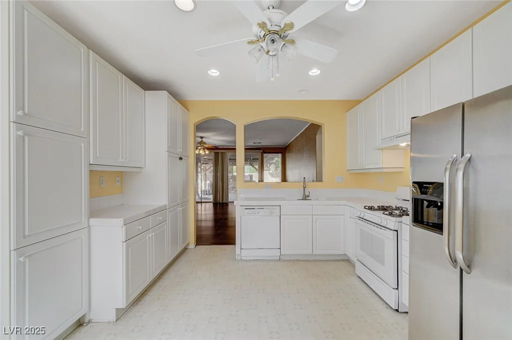 6325 Giant Oak, North Las Vegas, NV 89084