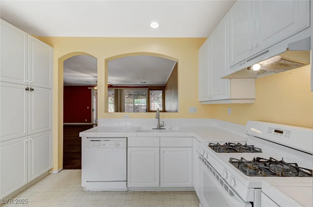 6325 Giant Oak, North Las Vegas, NV 89084