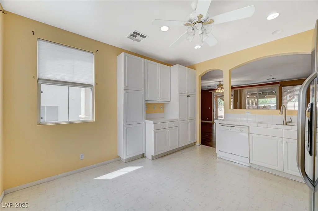 6325 Giant Oak, North Las Vegas, NV 89084
