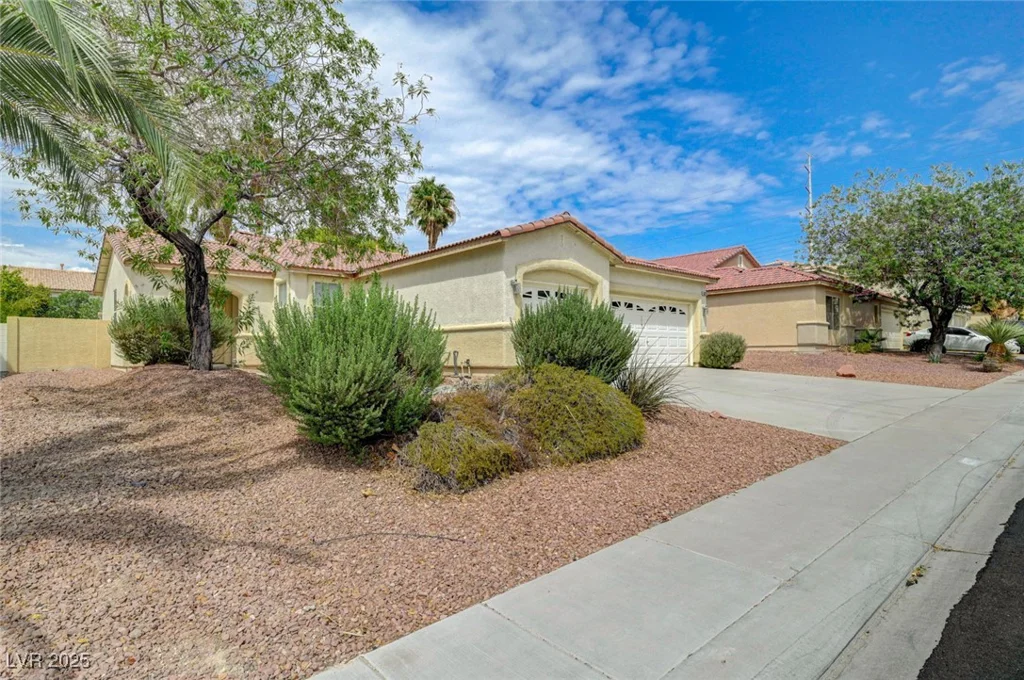6325 Giant Oak, North Las Vegas, NV 89084