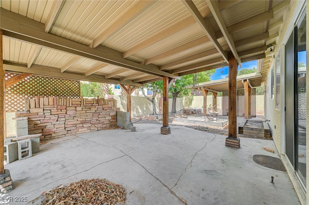 6325 Giant Oak, North Las Vegas, NV 89084