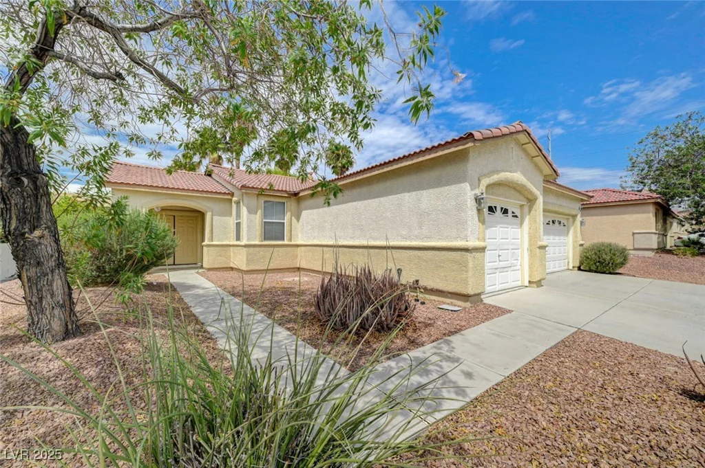 6325 Giant Oak, North Las Vegas, NV 89084