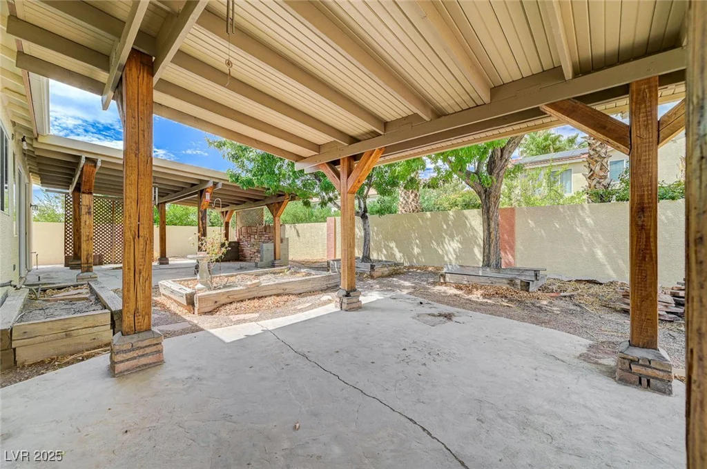 6325 Giant Oak, North Las Vegas, NV 89084