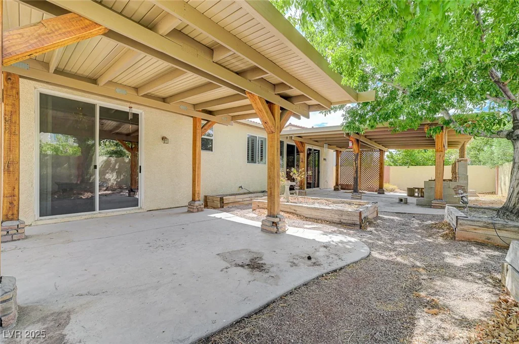 6325 Giant Oak, North Las Vegas, NV 89084
