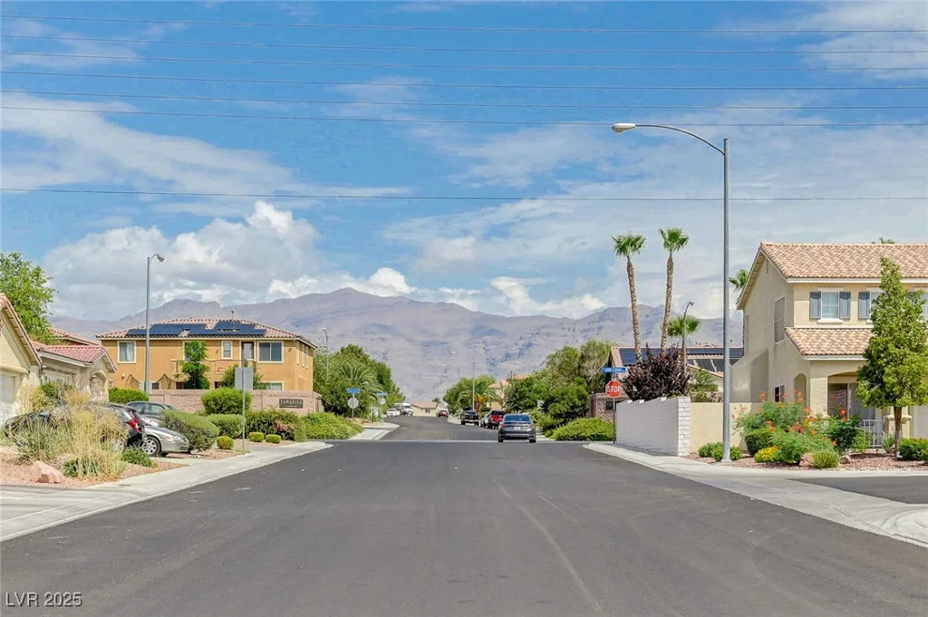 6325 Giant Oak, North Las Vegas, NV 89084