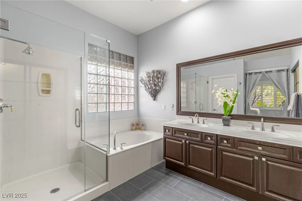 64 Chateau Whistler, Las Vegas, NV 89148