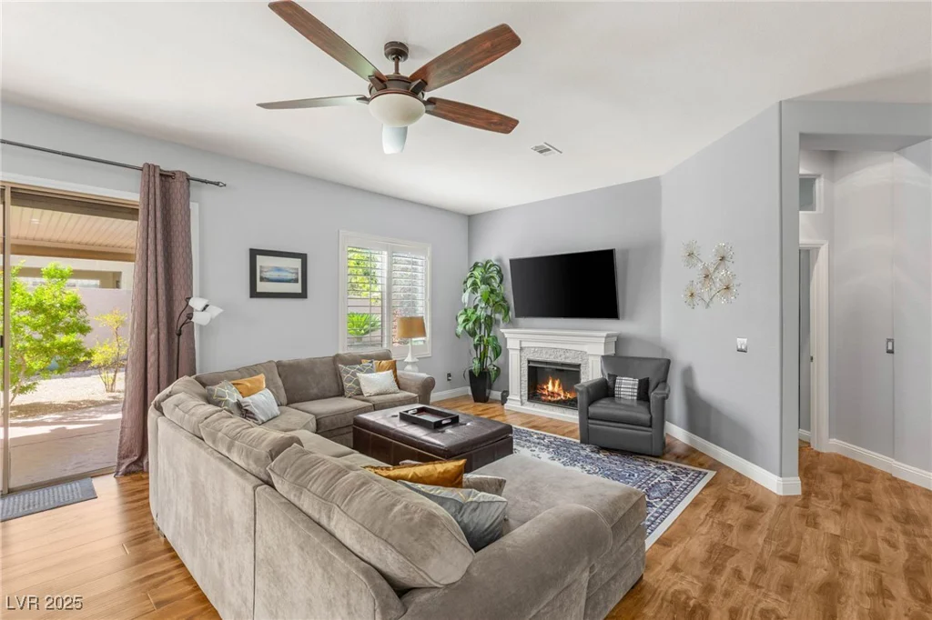 64 Chateau Whistler, Las Vegas, NV 89148