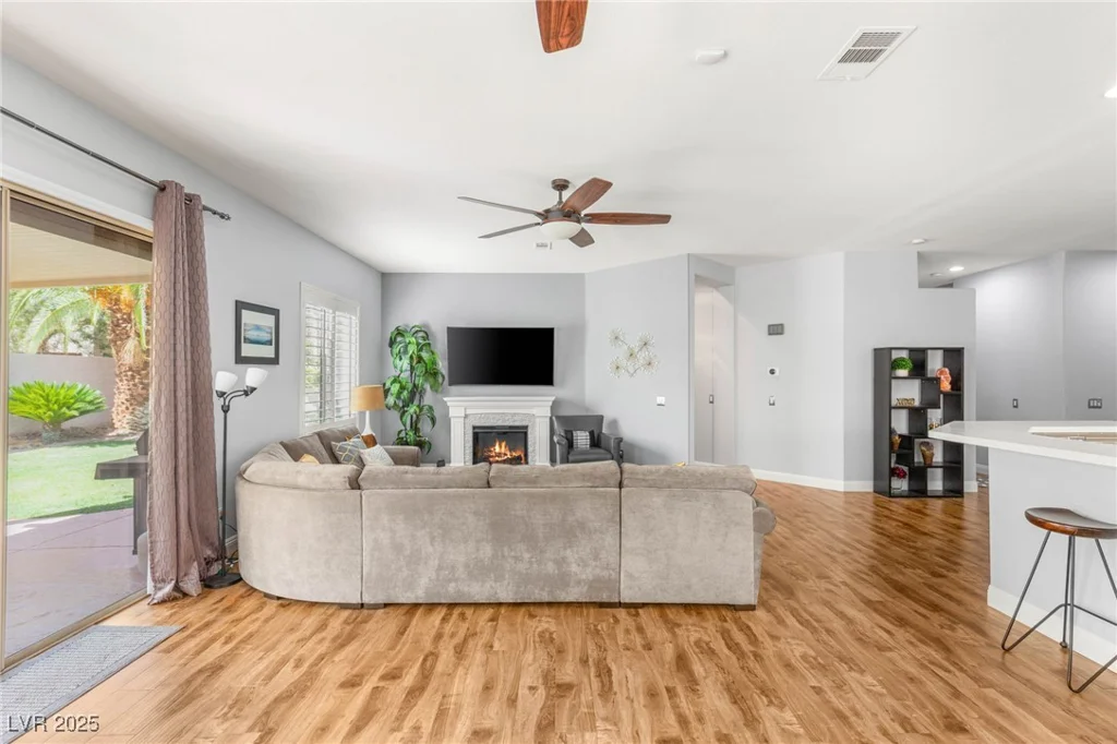 64 Chateau Whistler, Las Vegas, NV 89148