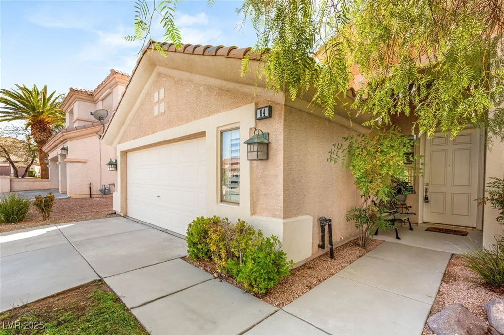 64 Chateau Whistler, Las Vegas, NV 89148