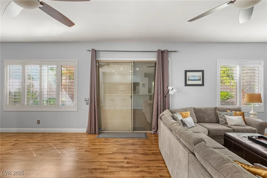 64 Chateau Whistler, Las Vegas, NV 89148