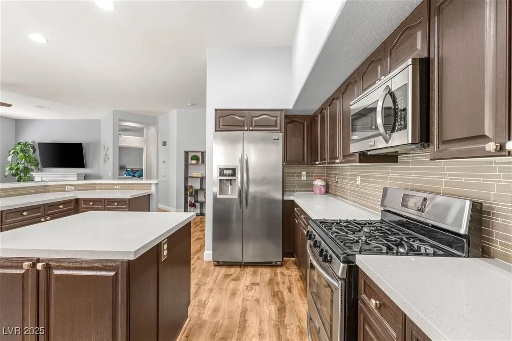 64 Chateau Whistler, Las Vegas, NV 89148