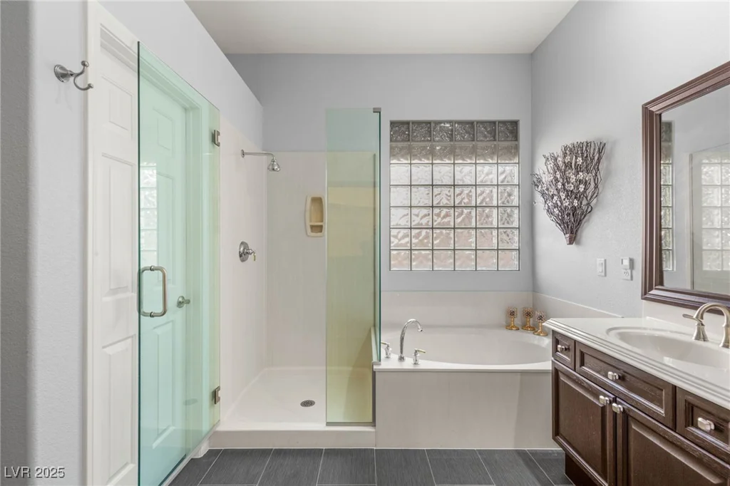 64 Chateau Whistler, Las Vegas, NV 89148