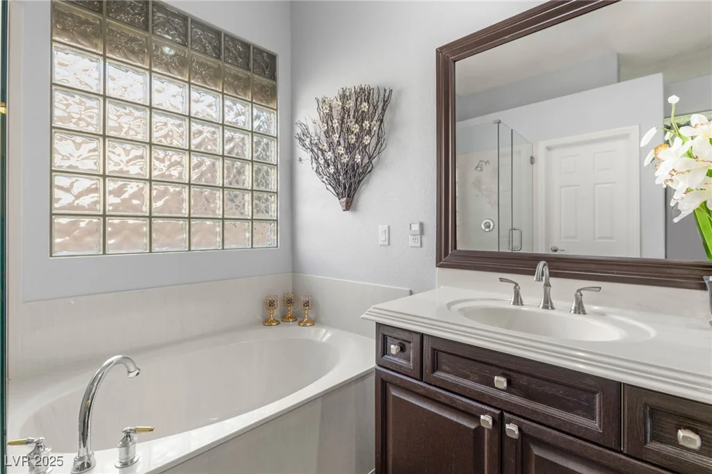 64 Chateau Whistler, Las Vegas, NV 89148